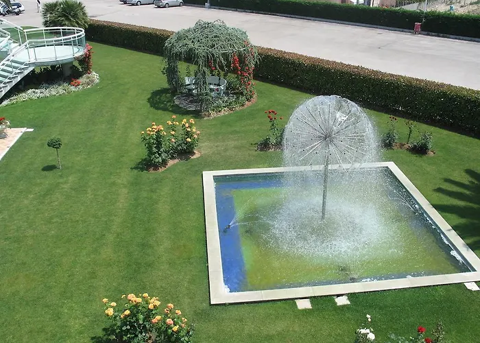 Отель Miramare San Silvestro (Pescara)